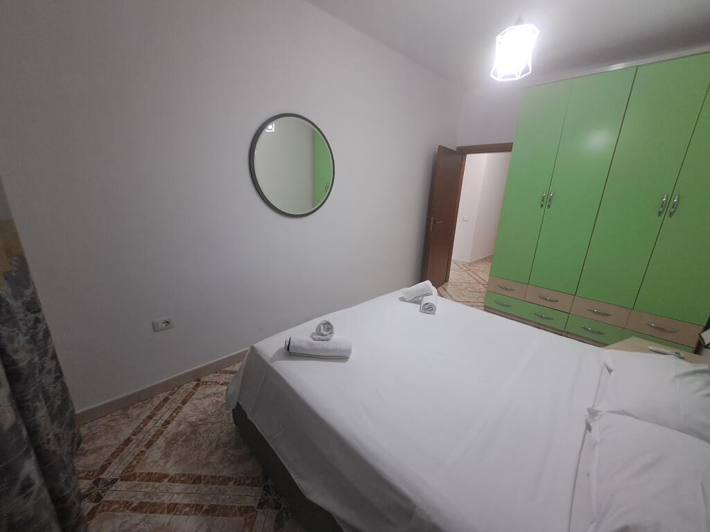 Apartment me qera