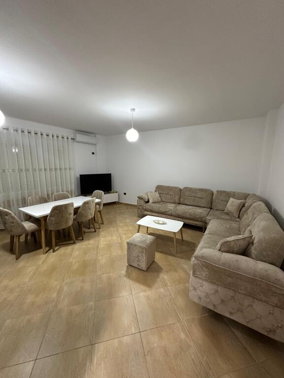 Apartament me qera 2+1+2 banjo +2 ballkone +post parkimi , kopshti botanik