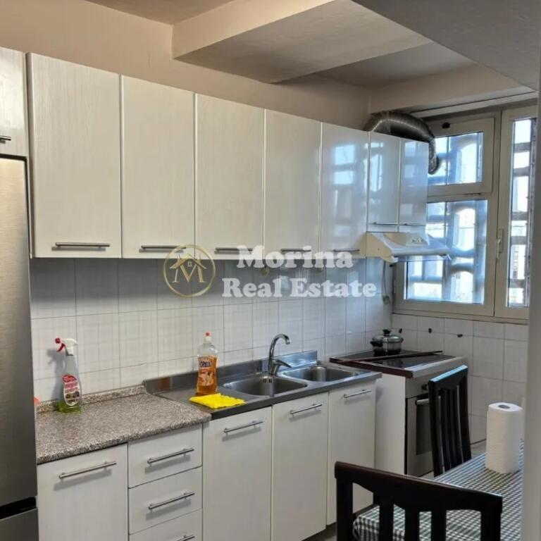 Qera, Apartament, 1+1, Qender , 700 euro/muaj