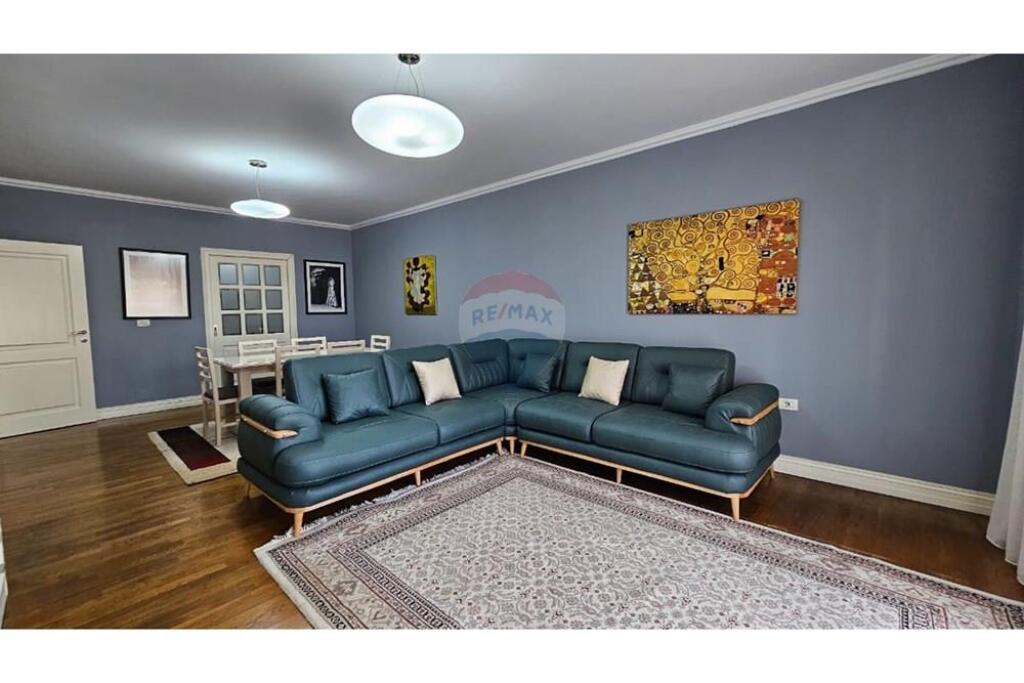 2+1 apartment for rent at Willson Square!