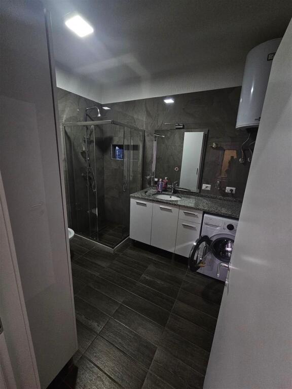 APARTAMENT ME QERA 2+1 RRUGA BARDHYL 500 EURO