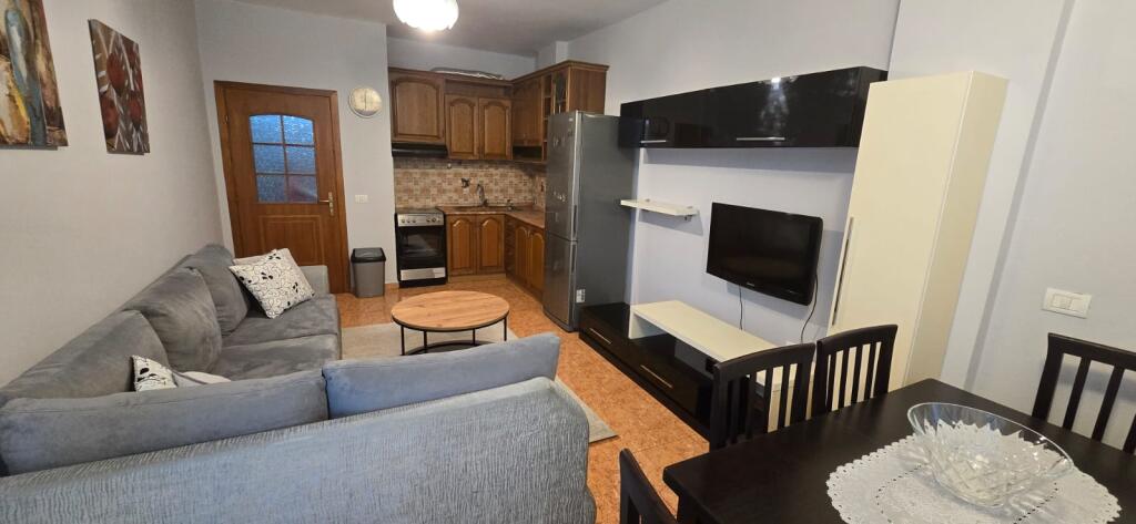 Jepet me qira apartament 1+1 ISH PARKU 500 mije leke