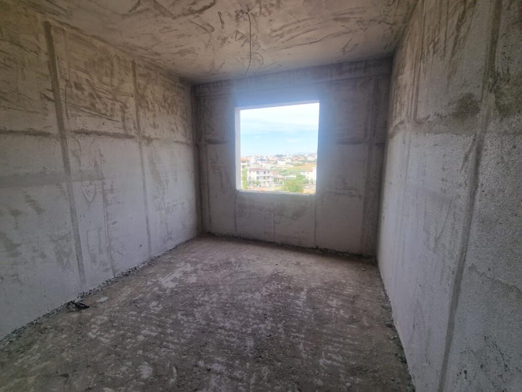 2+1 apartment for sale in the complex under construction "Shehu Residence" in Paskuqan