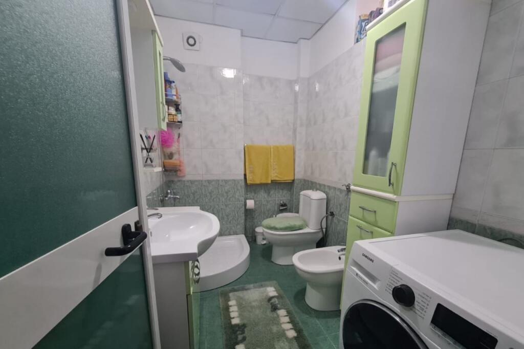 Jepet Me Qera Apartament 1+1+1 Ballkon