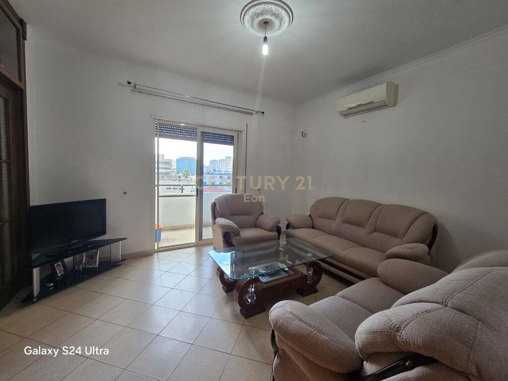 2+1 Apartment with Garage for Rent in the Center !