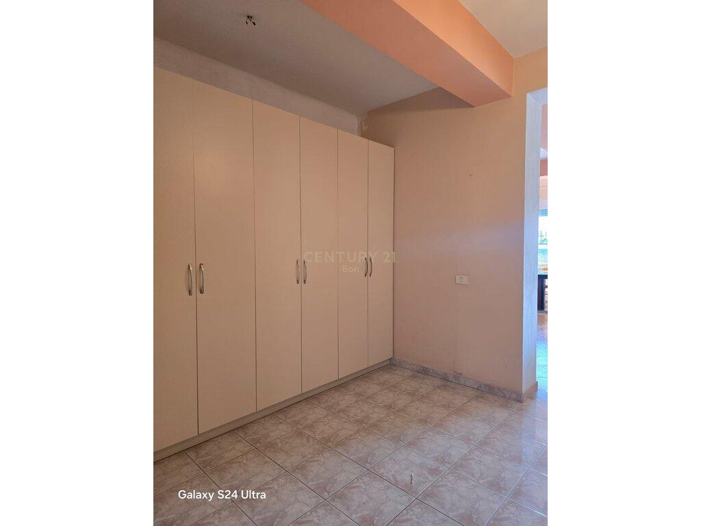 Apartment 3+1+2 with Garage for Rent in Durres !