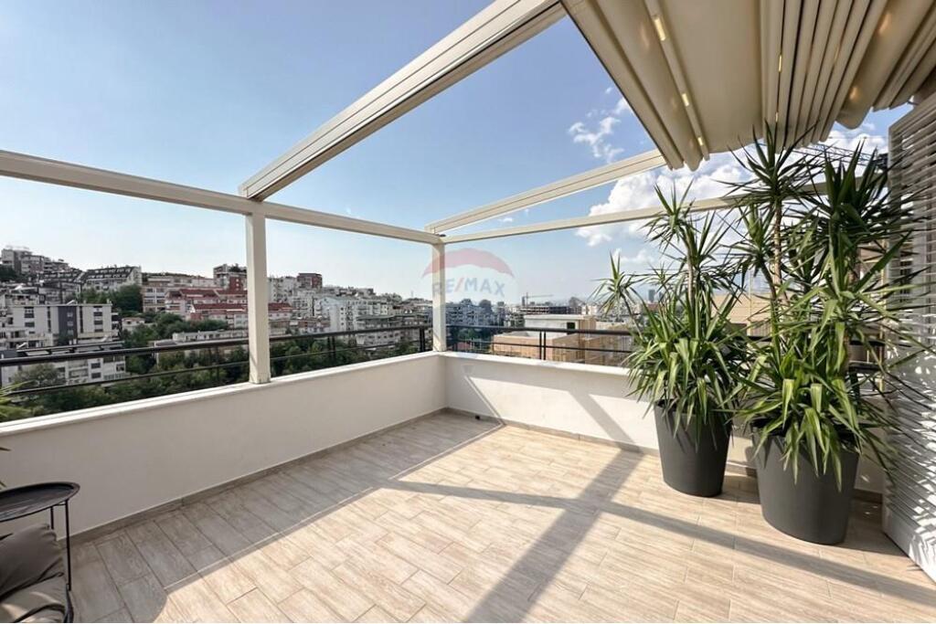Luxury Penthouse for Sale at Dry Lake!