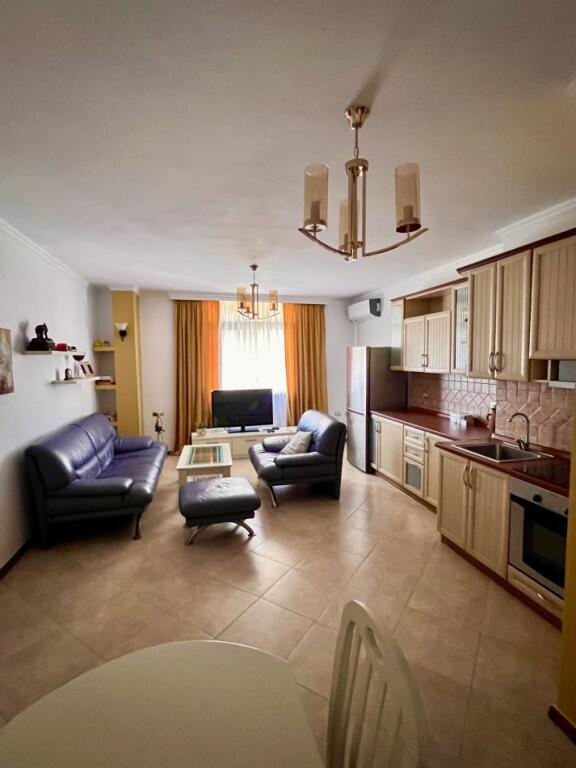 Jepet Me Qera Apartament 2+1+1 Ballkon