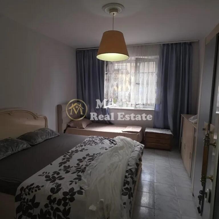 Qera Apartament 2+1, Rruga Ferit Xhajko, 500 Euro