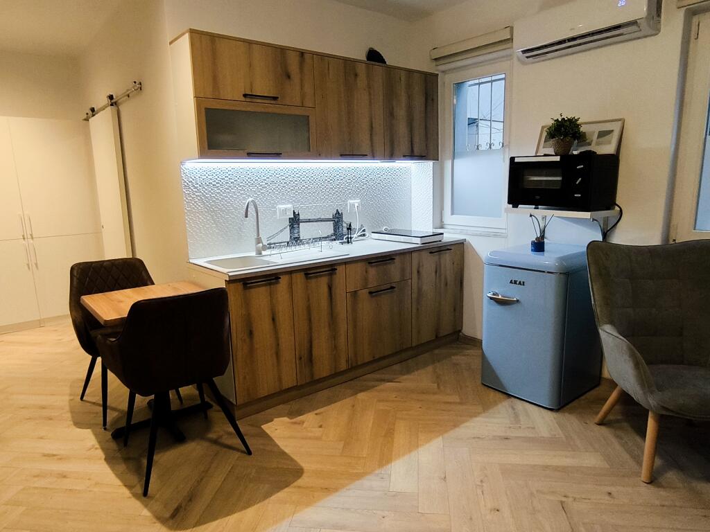 Studio Dietro l'Ospedale Americano 2