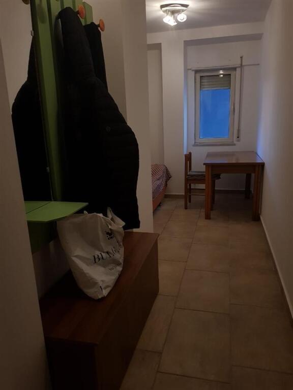 Apartament për qera - rruga Fortuzi