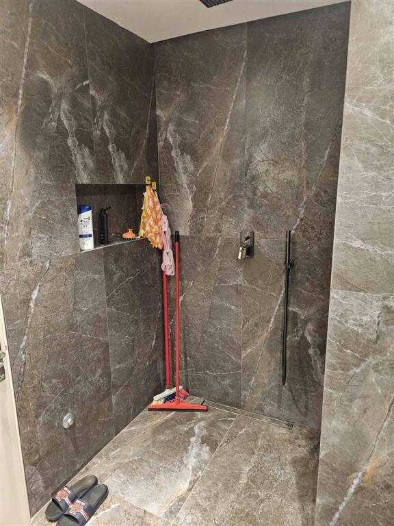 Super Apartment 2+1 for rent in Astir, near Boheme Bar (65,000 Leke)