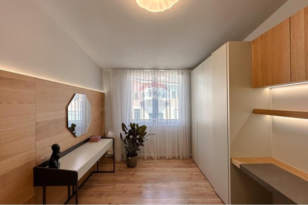 Luxury Penthouse for Sale at Dry Lake!