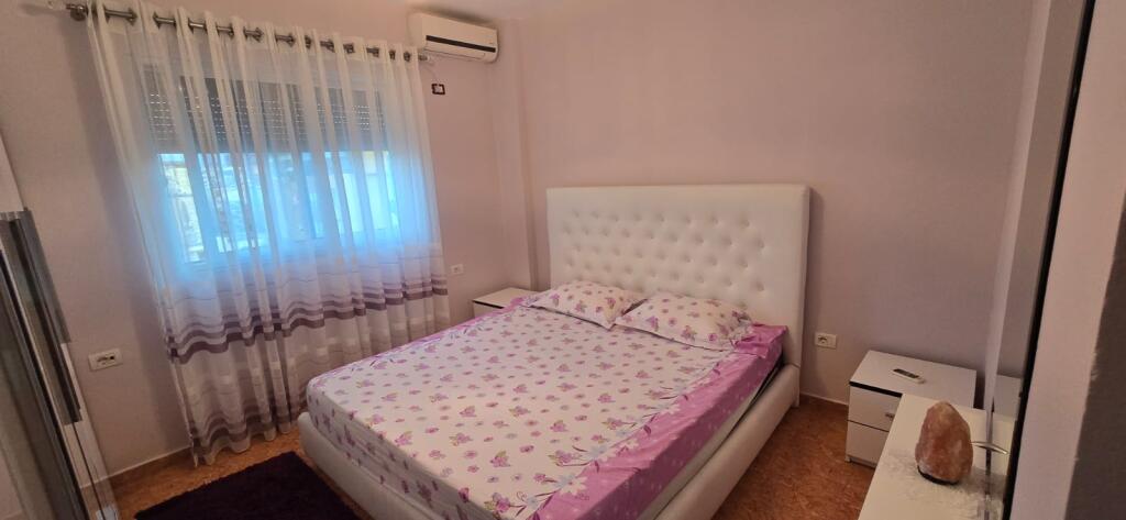 Jepet me qira apartament 1+1 ISH PARKU 500 mije leke