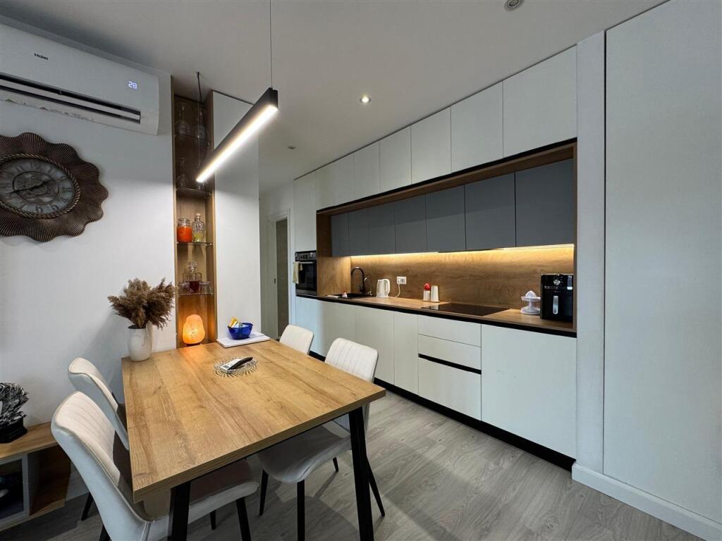 SHITET APARTAMENT 2+1 DON BOSKO 260.000 EURO
