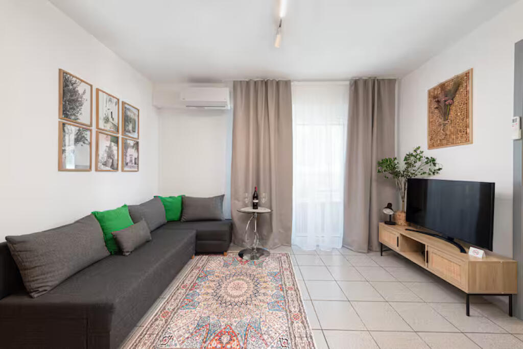 Apartament Me Qera 2+1 Tek ish Restorant Durresi (ID B2201464) Tirane