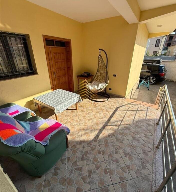 Qira, Apartament 2+1+Blk, Astir, 450 Euro/muaj