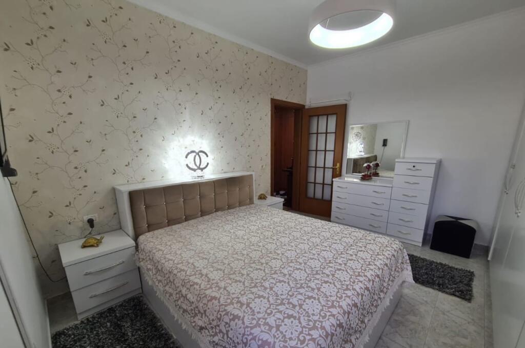 Jepet Me Qera Apartament 1+1+1 Ballkon