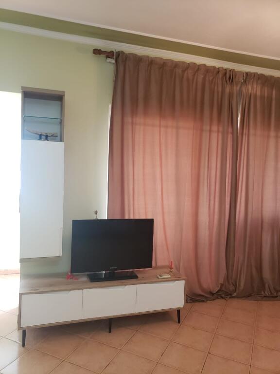 Jepet Me Qera Apartament 2+1+2 Ballkone