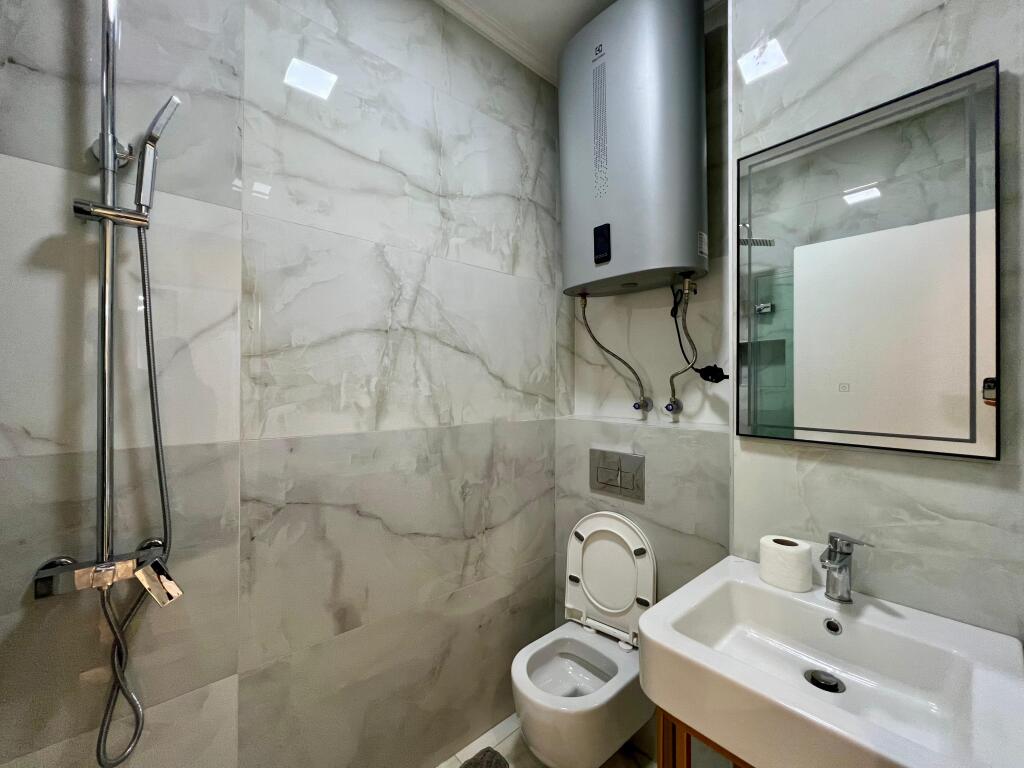 Affitto, Appartamento 2+1+3 Bagni "Pazari i Ri", Tirana.