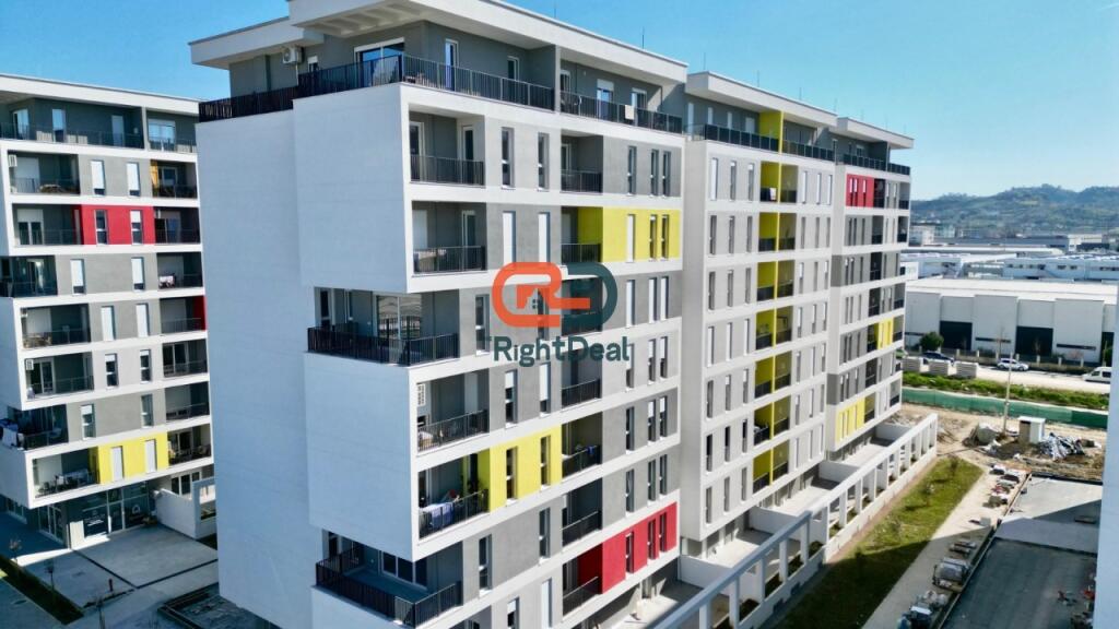 Te Univers City, Shitet Apartament 1+1, Me Planimetri Te Rregullt!!!