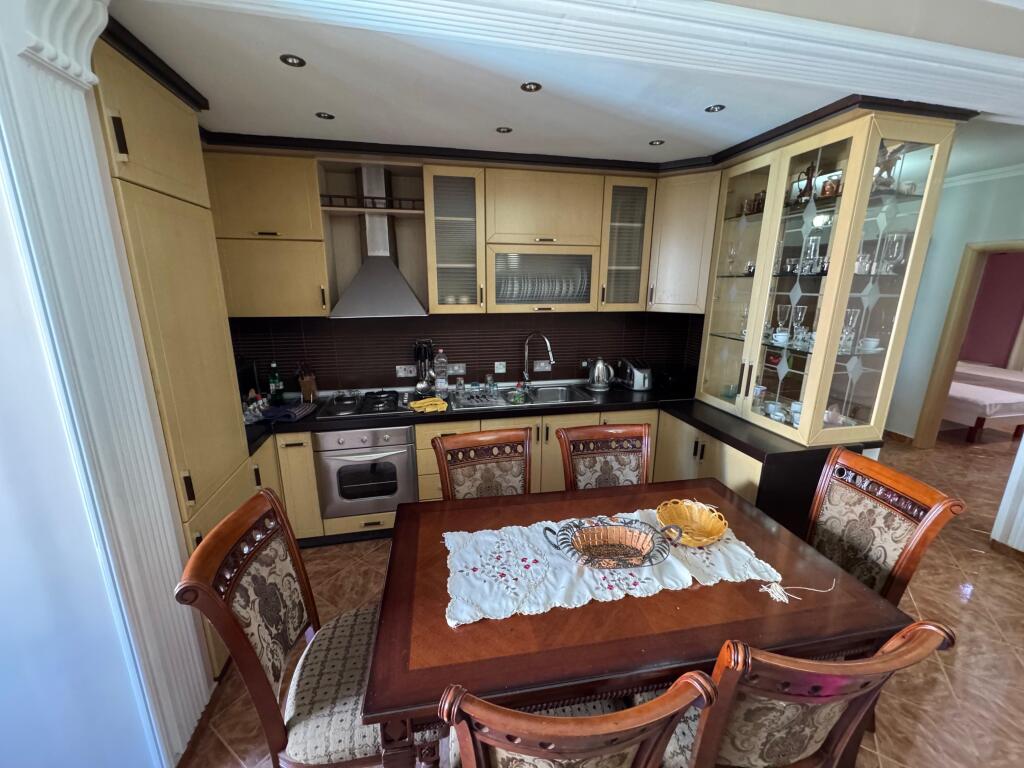 Apartament me qera 2+1+2 Ish Nesheraku