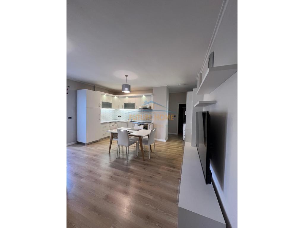 Qera, Apartament 1+1, prane Square 21, Tirane.