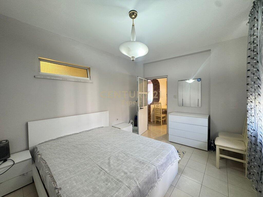JAPIM ME QIRA APARTAMENT 2+1 ZOGU I ZI!