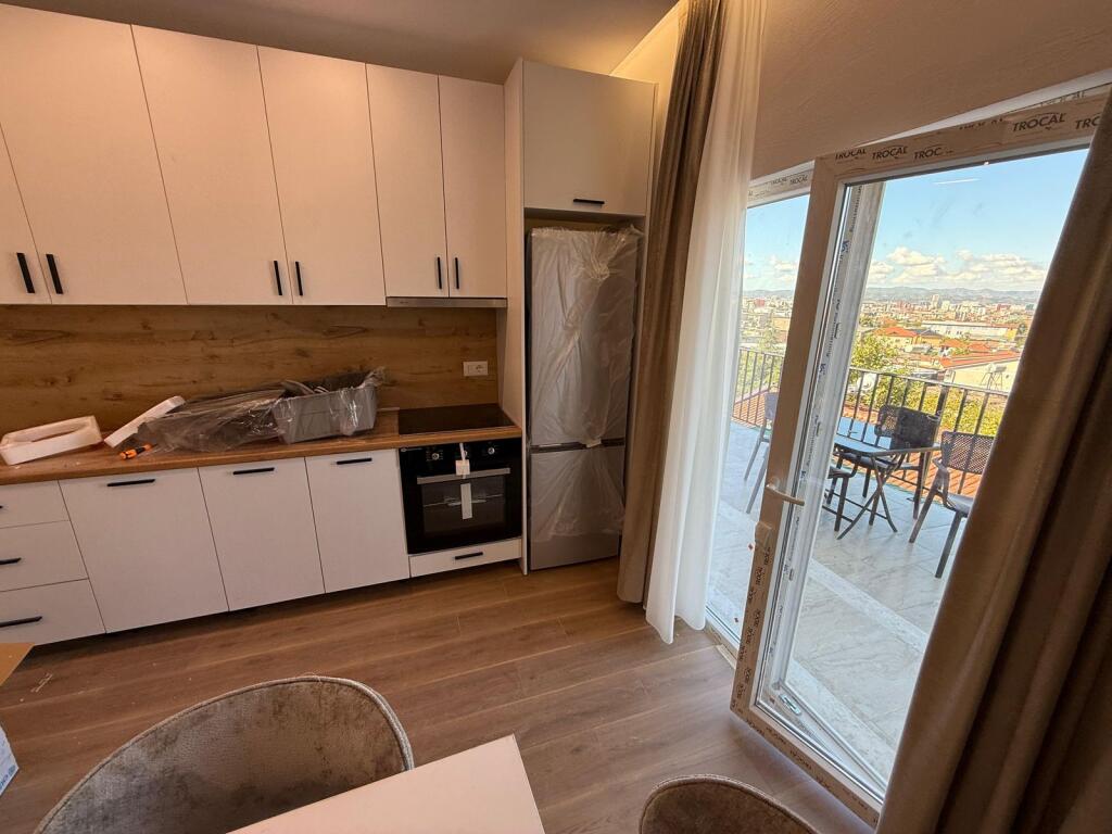 🏡 Shitet 2+1 + verandë 📍 Kinostudio – Myslym Keta💶 125,000 €