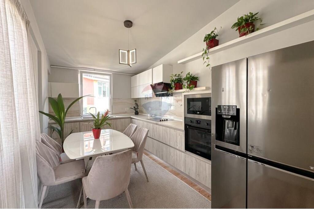 Luxury Penthouse for Sale at Dry Lake!