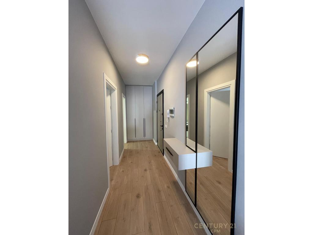 APARTAMENT 1+1 ME POST PARKIMI PER QIRA TEK PAZARI I RI