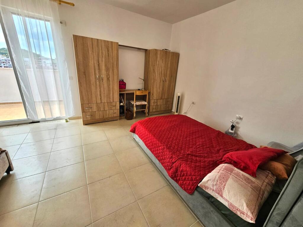 Me Qera: 2+1+2wc📍Kombinat (Pallati i Credins Bank) Kt.6-500€- (175m²)- Pallat I Ri &amp; Buze Rruge