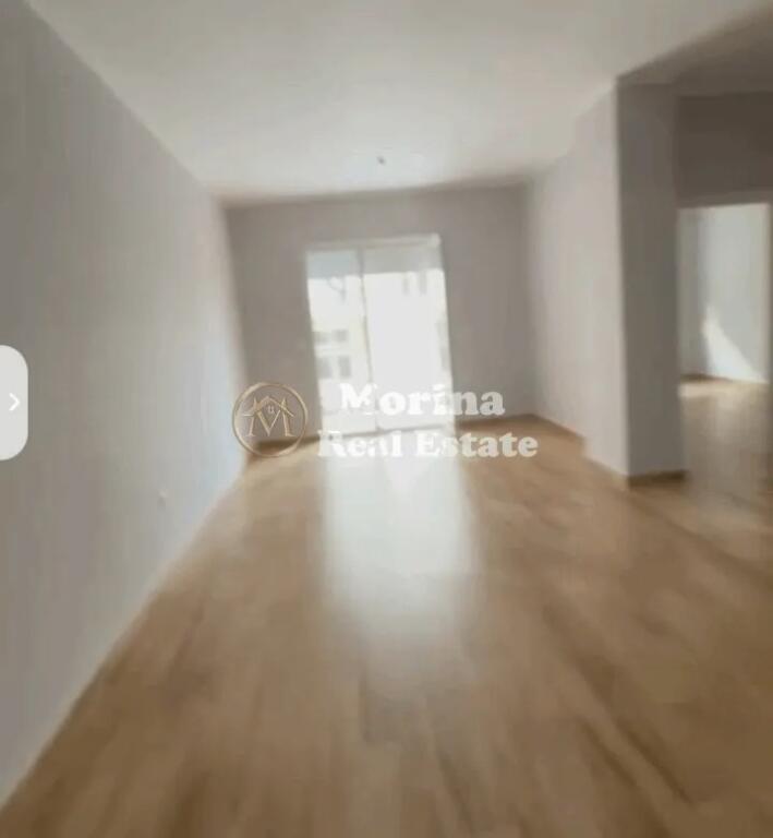 Sale, Apartment 2+1, in Kamez, Price 110000 Euro