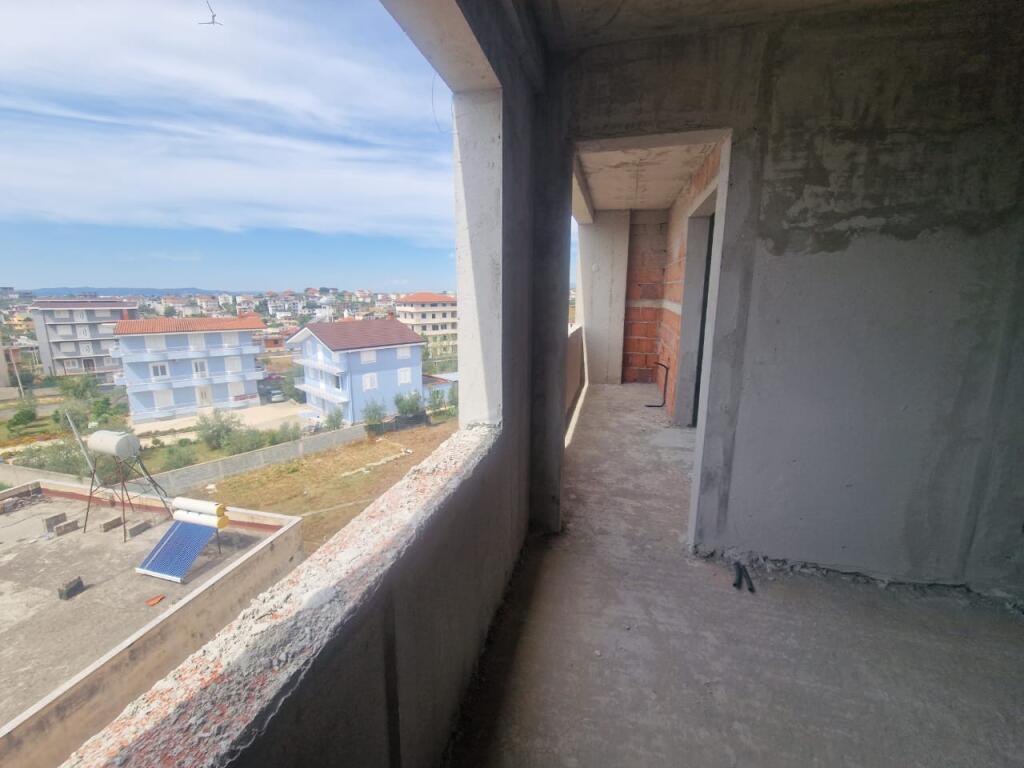 2+1 apartment for sale in the complex under construction "Shehu Residence" in Paskuqan