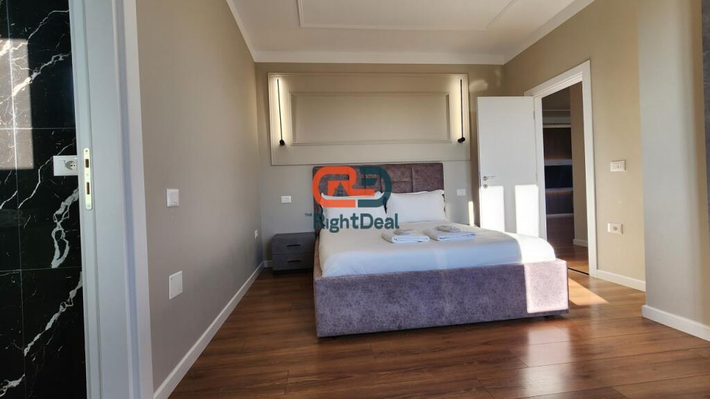 Prane Ish-Ekspozites, Shitet Super Apartament 2+1+2, Totalisht I Investuar !!