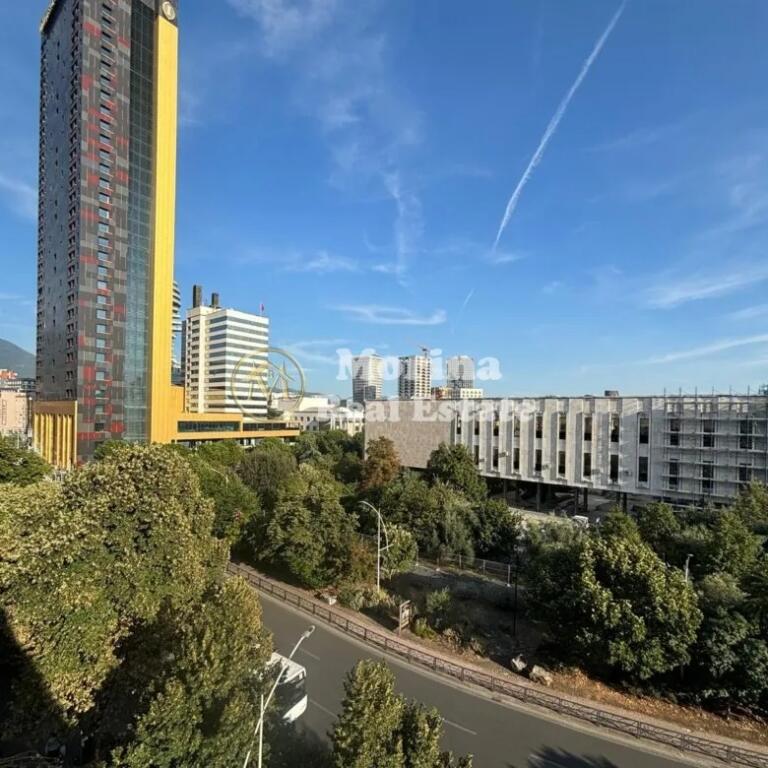 Qera, Apartament, 1+1, Qender , 700 euro/muaj