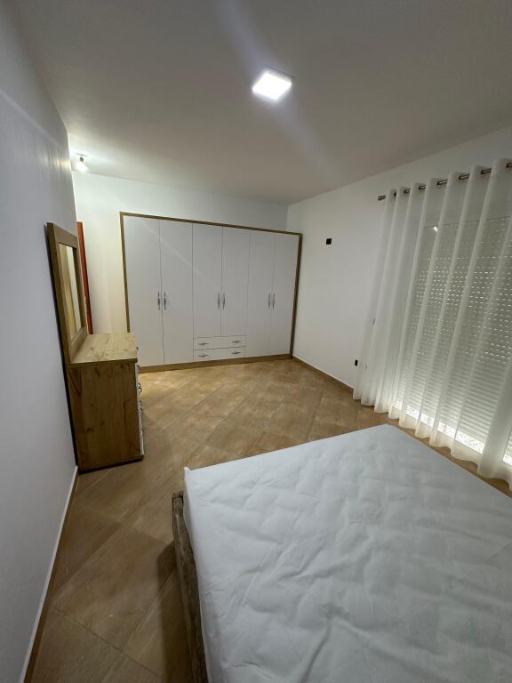 Apartament me qera 2+1+2 banjo +2 ballkone +post parkimi , kopshti botanik