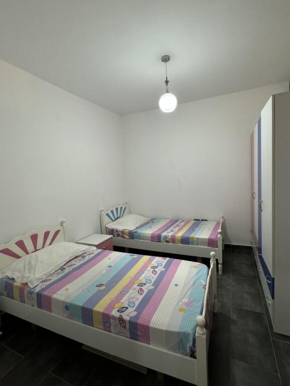 Jepet Me Qera Apartament 2+1+1 Ballkon