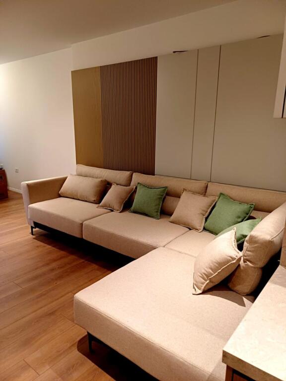 APARTAMENT 2+1+POST PARKMI ME QIRA KAFE FLORA