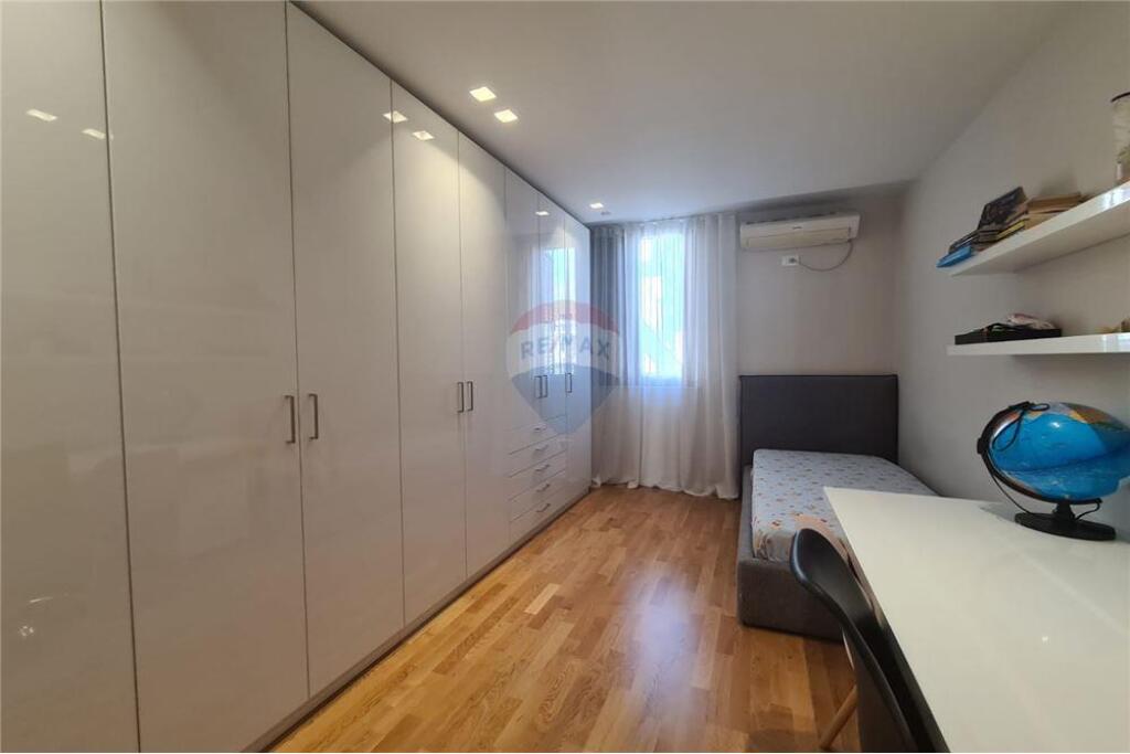 Appartamento 3+1+2 in affitto su Viale Zogu i Parë