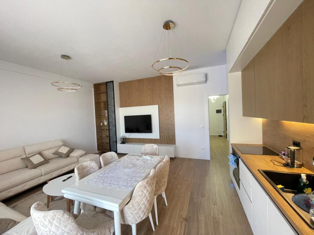 Jepet me qira 2+1+2+parkim SELITE 800€