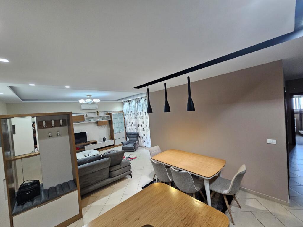apartament 2+1 me qira tek Liqeni i Thate