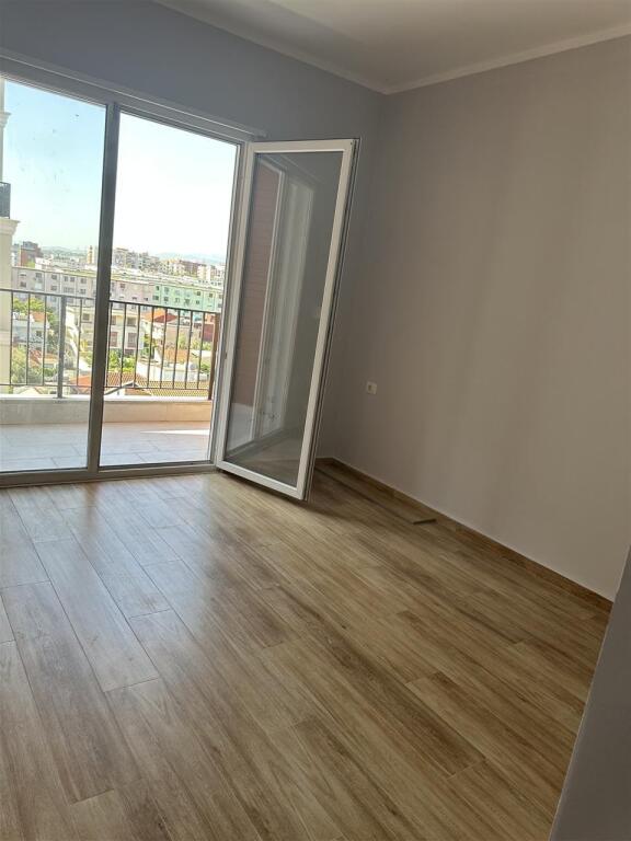 Occasion!! 2+1 apartment for sale in Kamez/Bulevardi Blu (103,000 Euro)