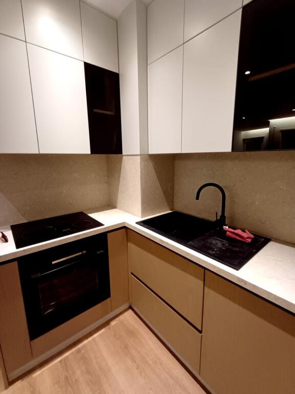 APARTAMENT 2+1+POST PARKMI ME QIRA KAFE FLORA