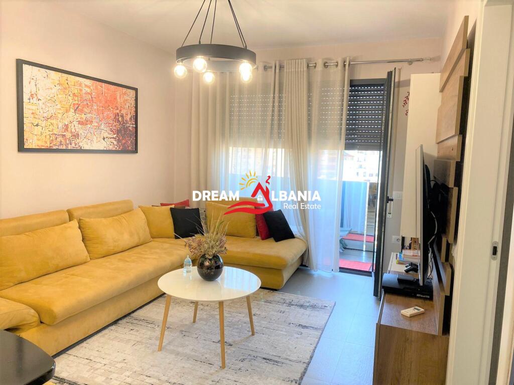 Super Apartament 1+1+2 Ballkone+Depo me Qera tek Stadiumi Dinamo ne Tirane (ID 4211948)