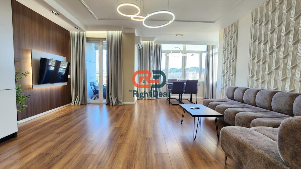 Prane Ish-Ekspozites, Shitet Super Apartament 2+1+2, Totalisht I Investuar !!