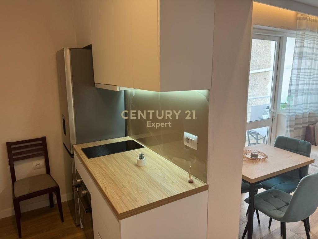 Apartament 1+1 per qira ne Rrugen Mine Peza!