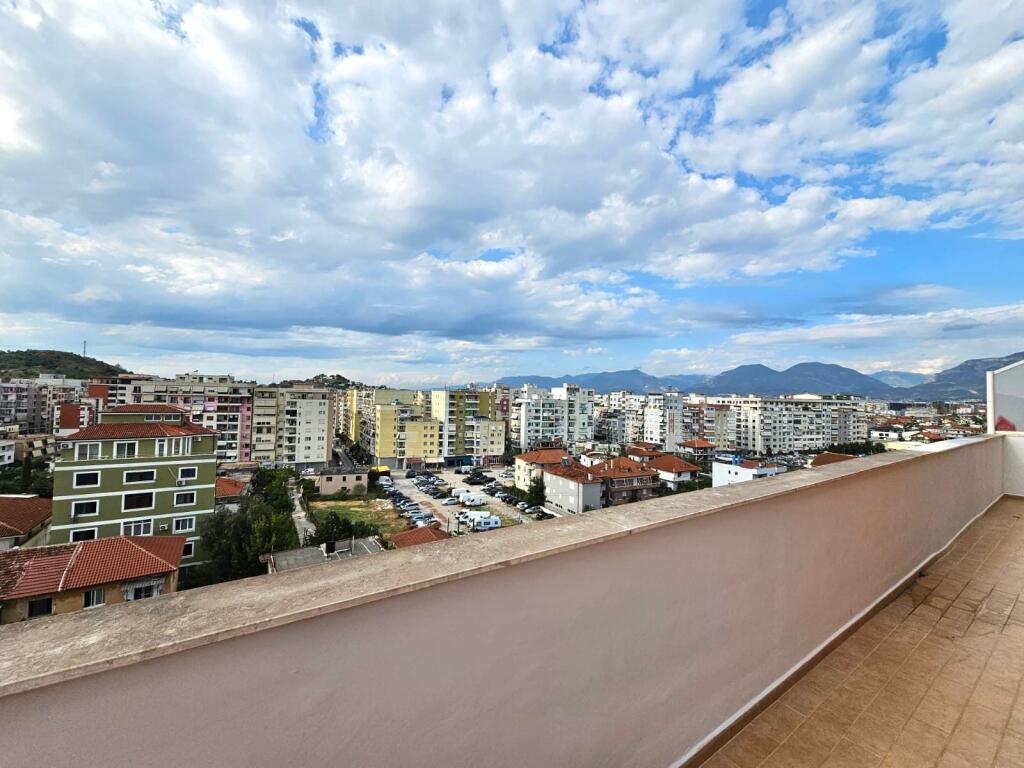 Me Qera: 2+1+2wc📍Kombinat (Pallati i Credins Bank) Kt.6-500€- (175m²)- Pallat I Ri &amp; Buze Rruge