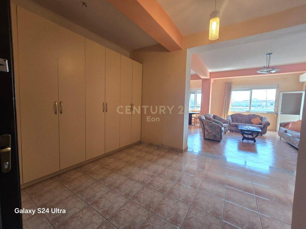 Apartment 3+1+2 with Garage for Rent in Durres !