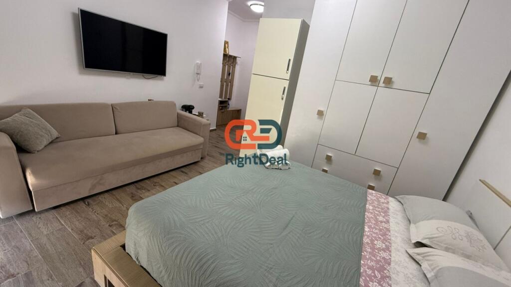 Occasione, Vicino al Marina di Orikum, Monolocale Arredato in Vendita, Prima Linea sul Mare !